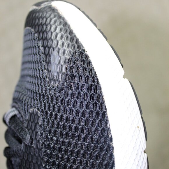 Under Armour Wm Sz 7M Charged Pursuit Black & White Athletic Shoes 3024143-002 - Picture 7 of 7